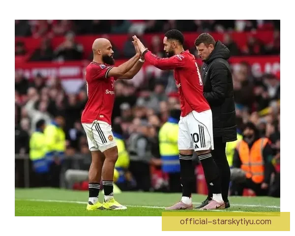 库尼亚称姆伯莫羞涩默默加练射门 库尼亚称姆伯莫羞涩默默加练射门